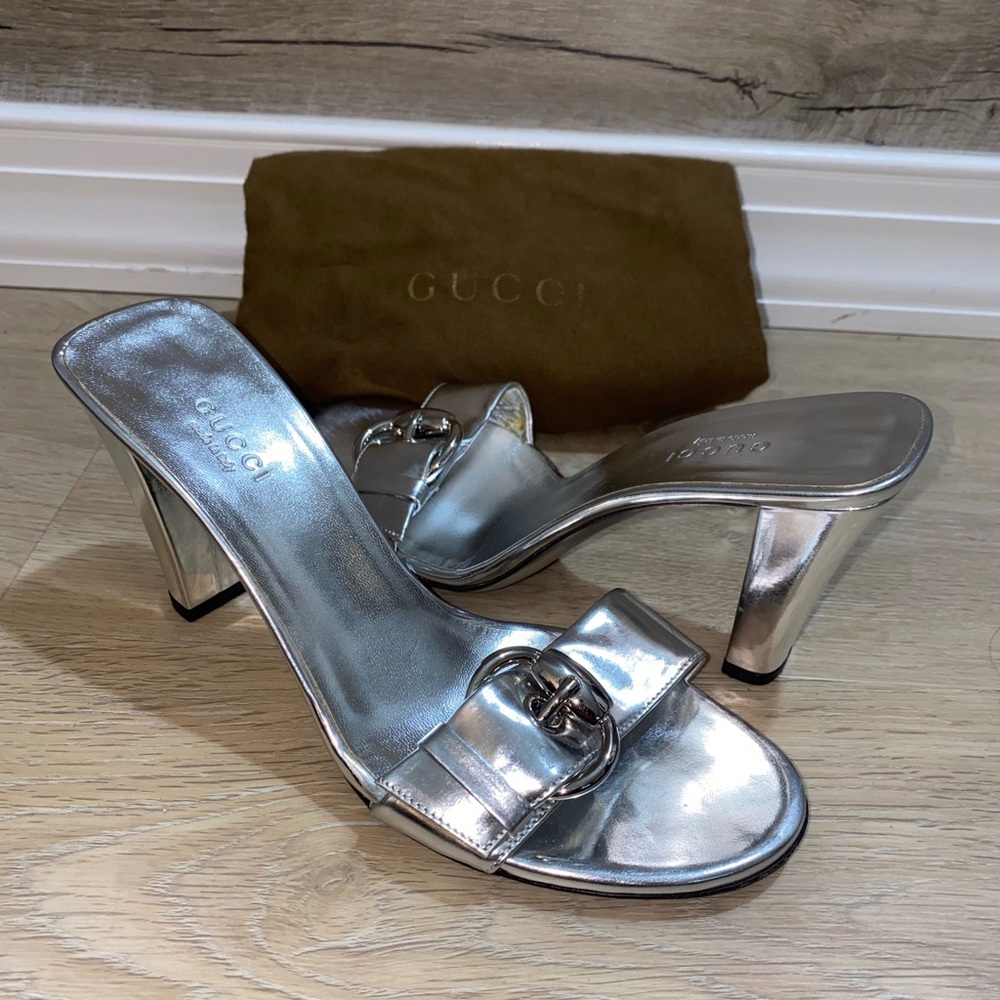 Women Gucci Silver heels .